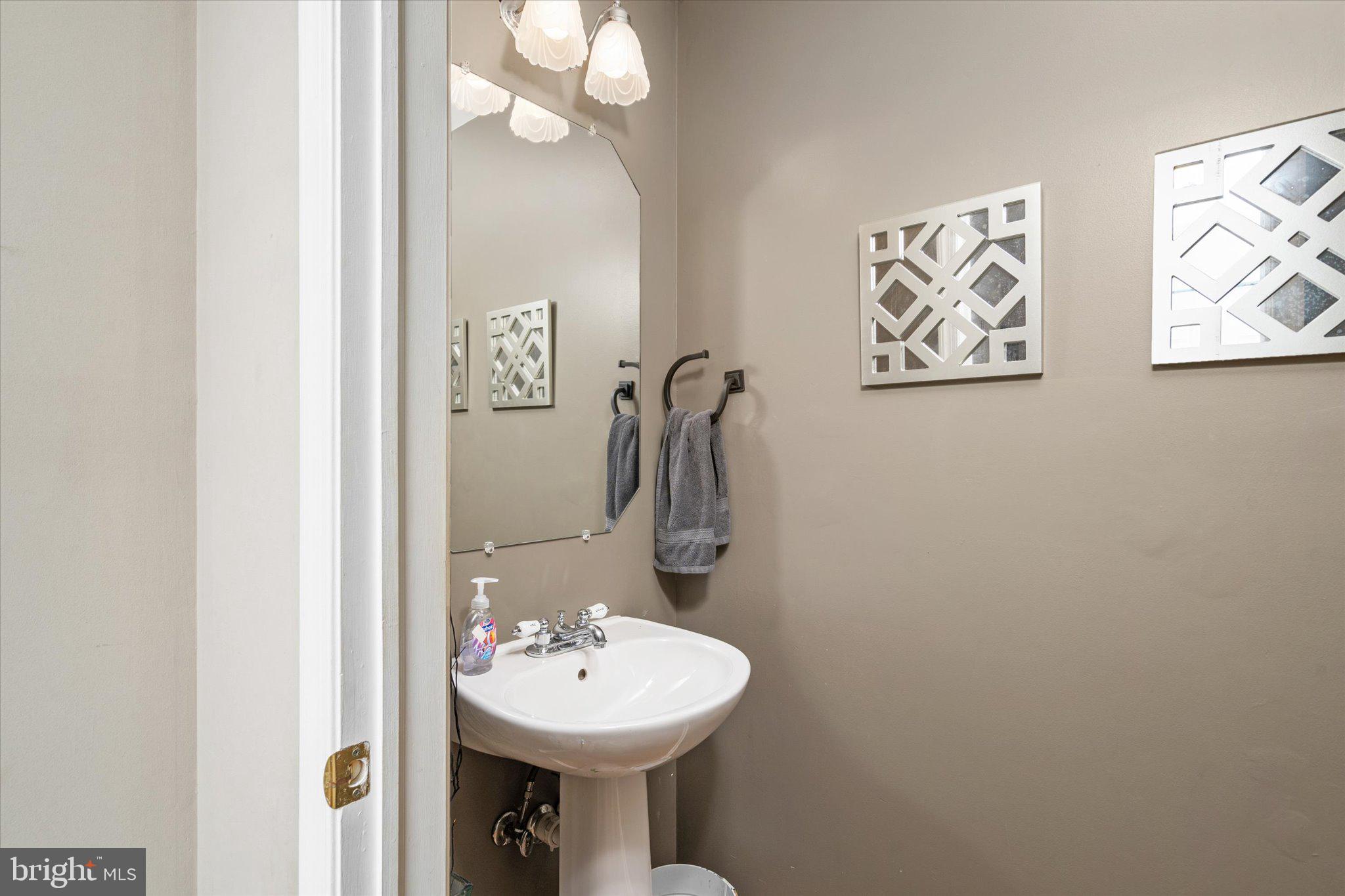 9 Juniper Drive Columbus, NJ 08022 - Photo 4 of 31