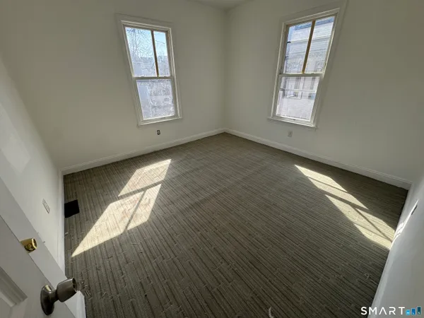 $2,300 | 107 Fremont Street, Unit 1A, Bridgeport, CT 06605
