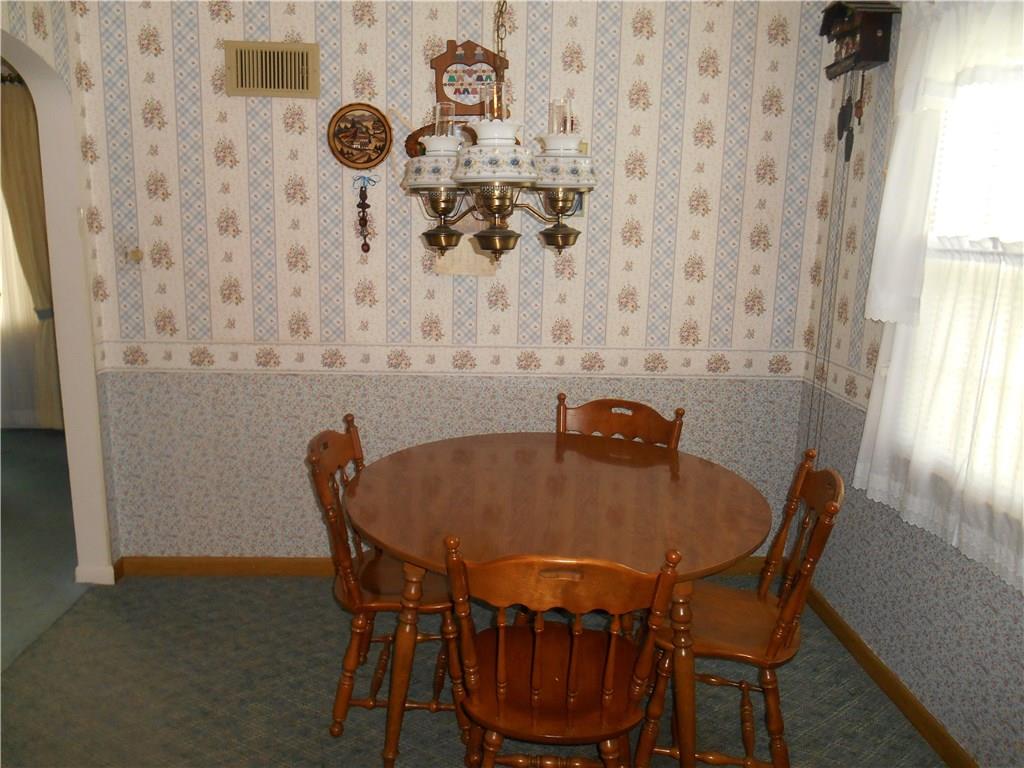 435 Chestnut Street Springdale, PA 15144 - Photo 3 of 12 Dining Room