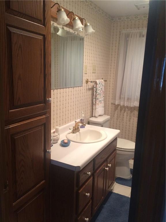 435 Chestnut Street Springdale, PA 15144 - Photo 6 of 12 Bath