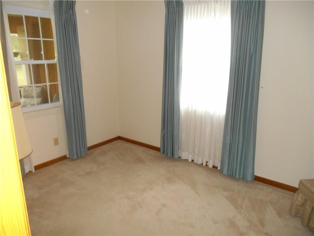 435 Chestnut Street Springdale, PA 15144 - Photo 7 of 12 Bedroom