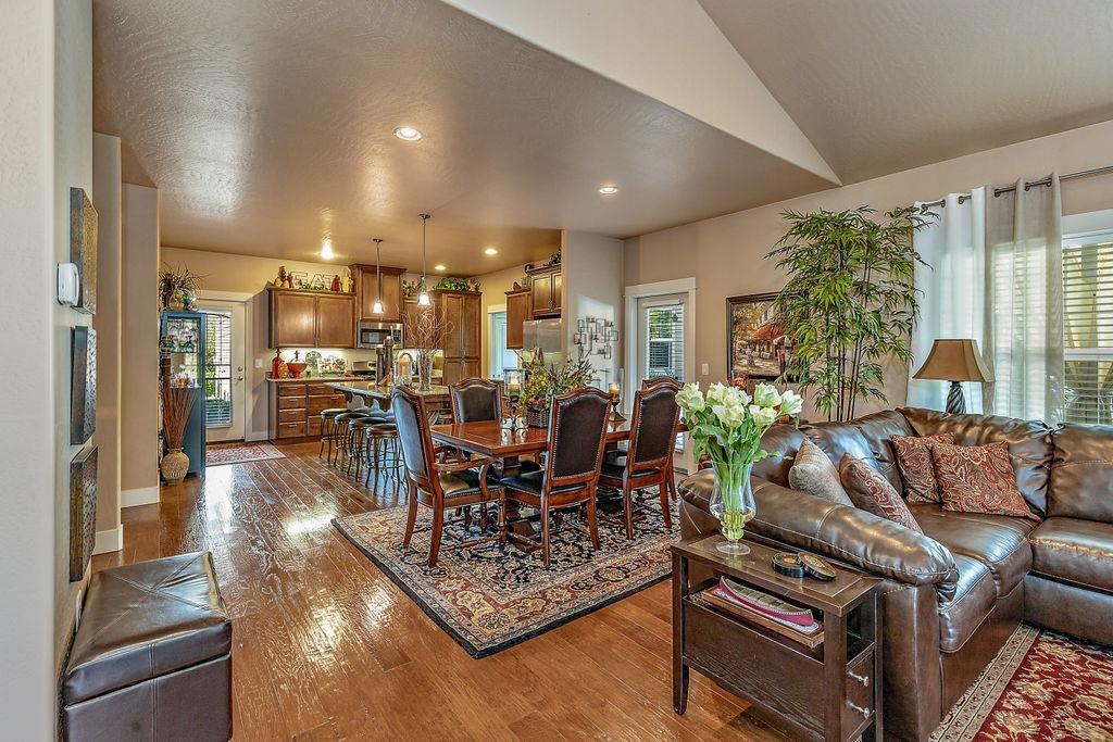 700 Grouse Ridge Drive Central Point, OR 97502 - Photo 14 of 32 Additional Photo