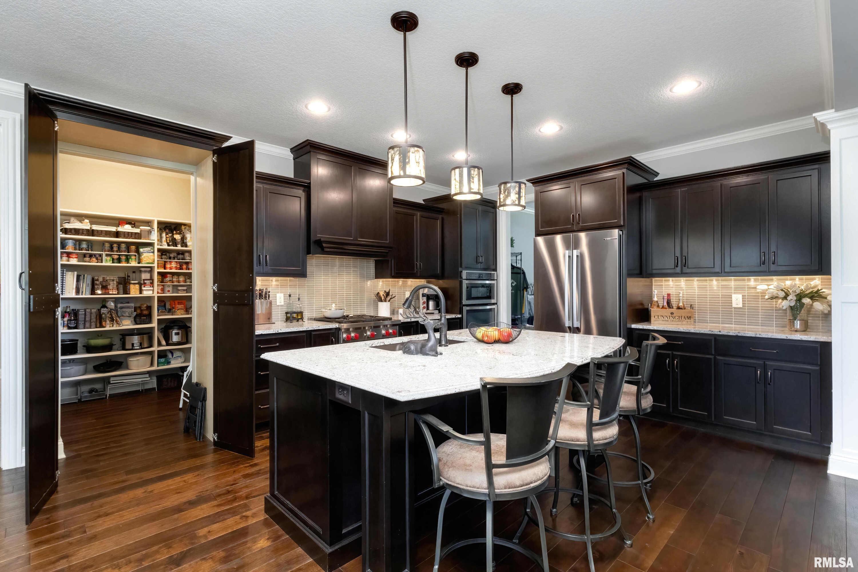 6347 Cardinal Road Bettendorf, IA 52722 - Photo 12 of 51 Gallery Image 12