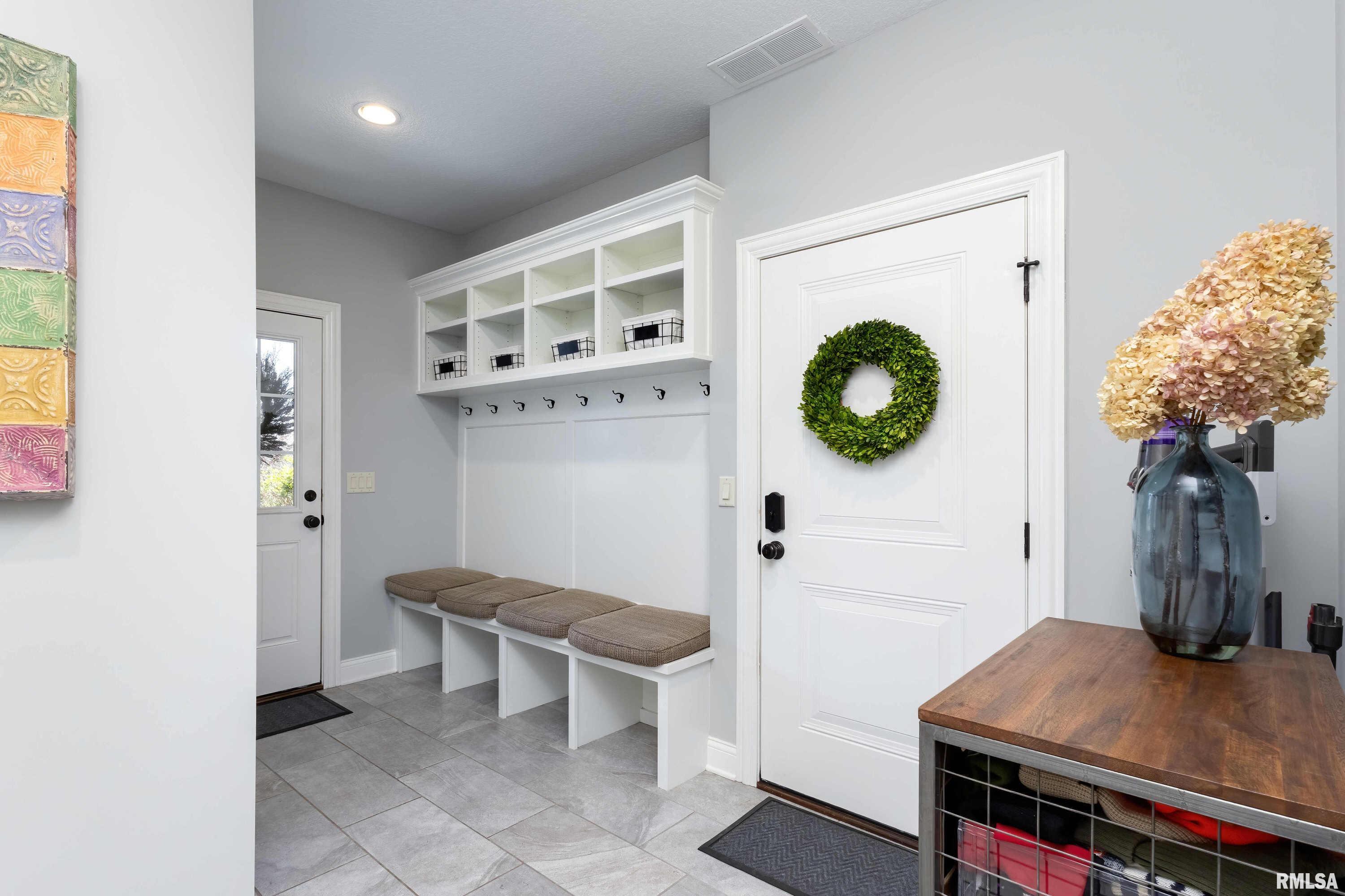 6347 Cardinal Road Bettendorf, IA 52722 - Photo 16 of 51 Gallery Image 16