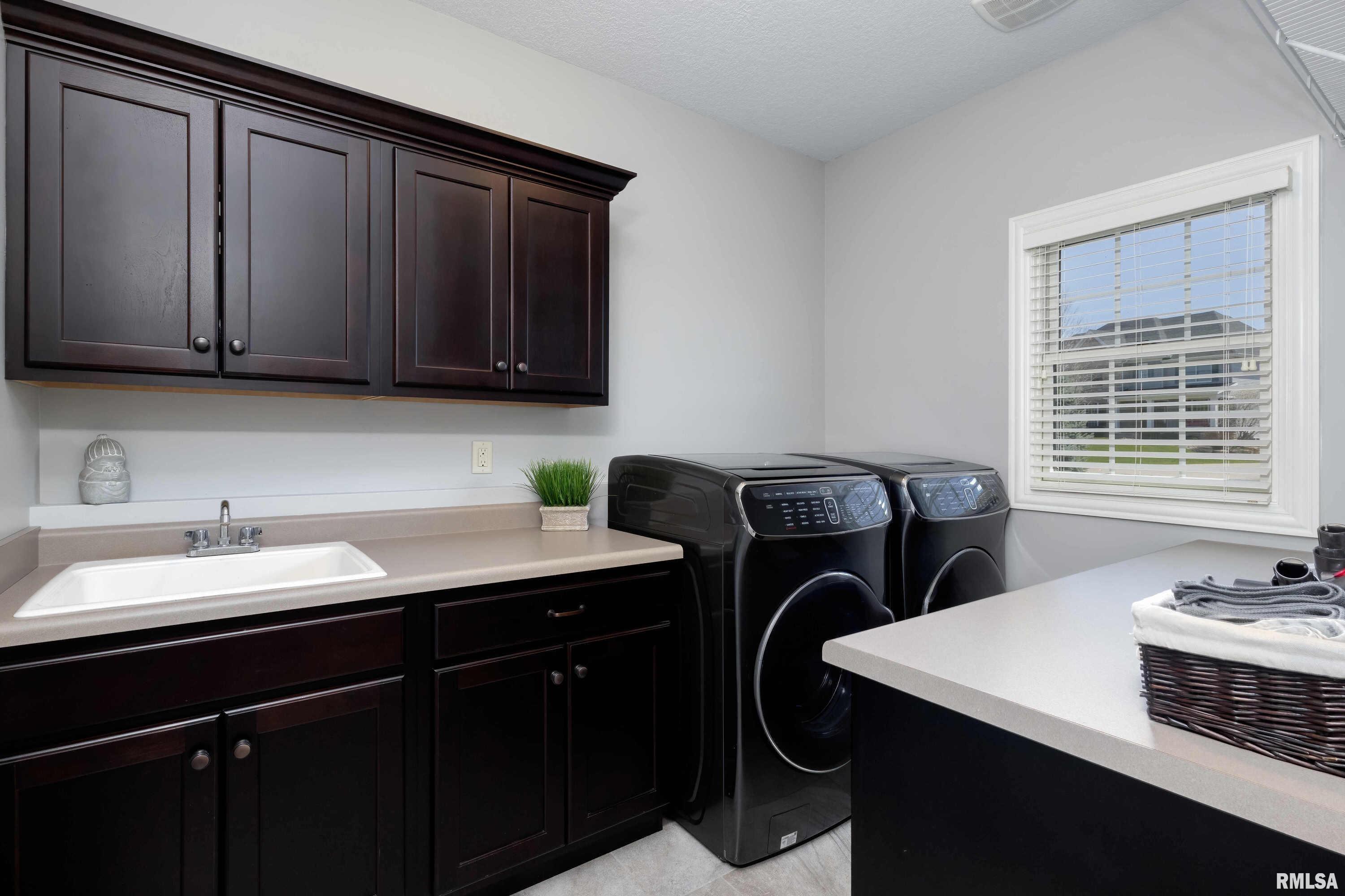 6347 Cardinal Road Bettendorf, IA 52722 - Photo 17 of 51 Gallery Image 17