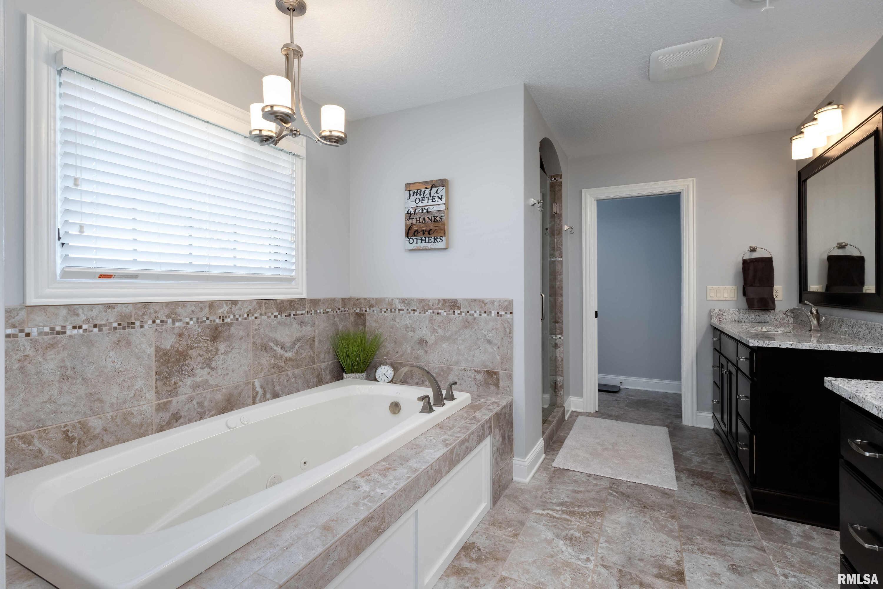 6347 Cardinal Road Bettendorf, IA 52722 - Photo 25 of 51 Gallery Image 25