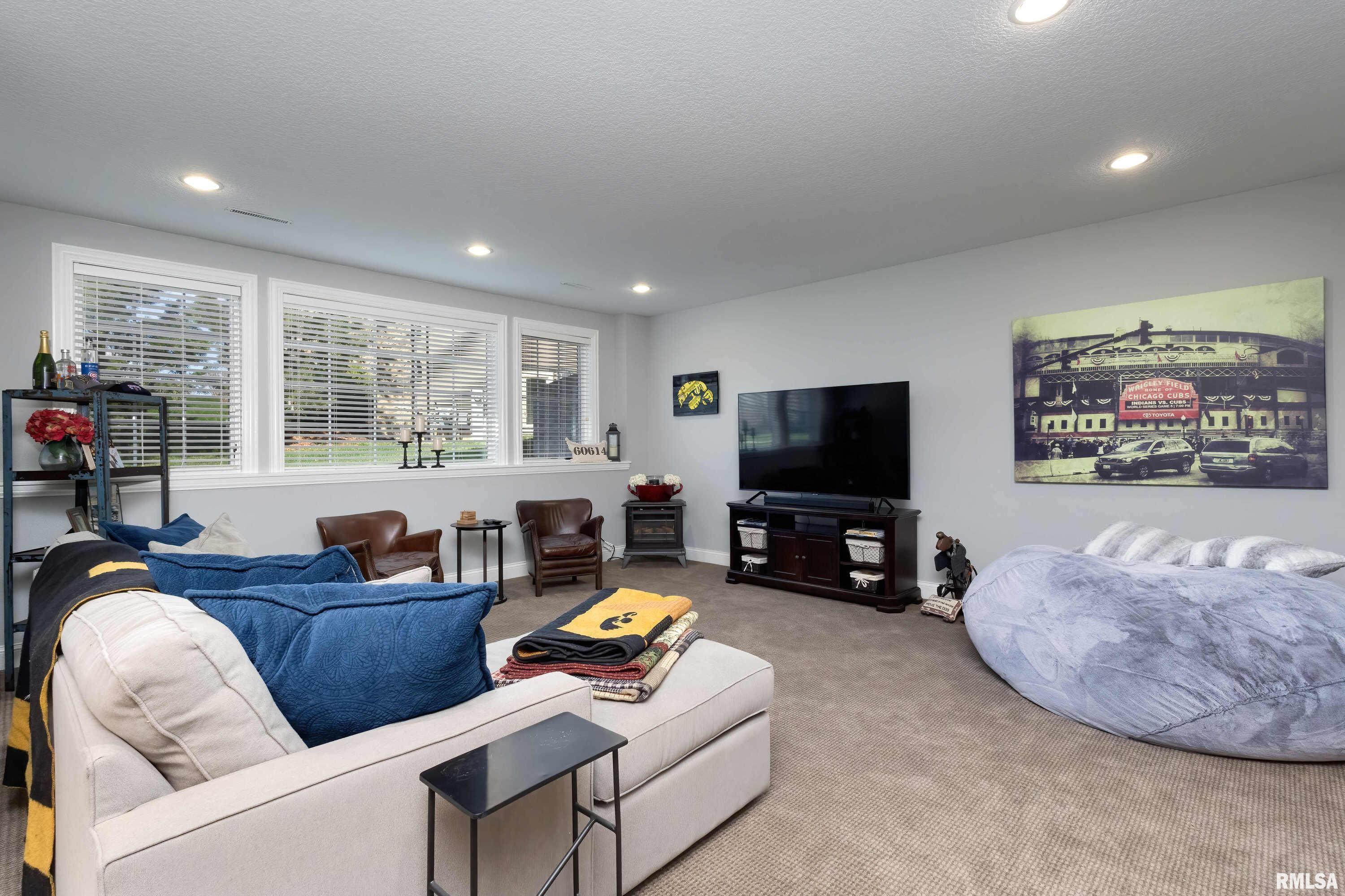 6347 Cardinal Road Bettendorf, IA 52722 - Photo 32 of 51 Gallery Image 32
