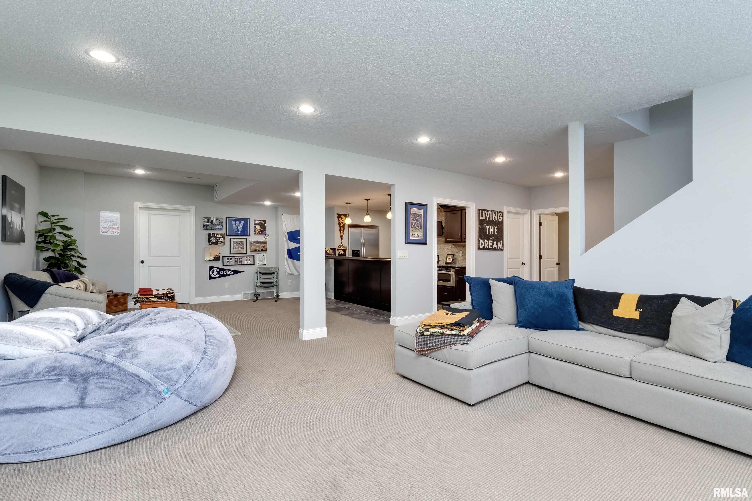 6347 Cardinal Road Bettendorf, IA 52722 - Photo 33 of 51 Gallery Image 33