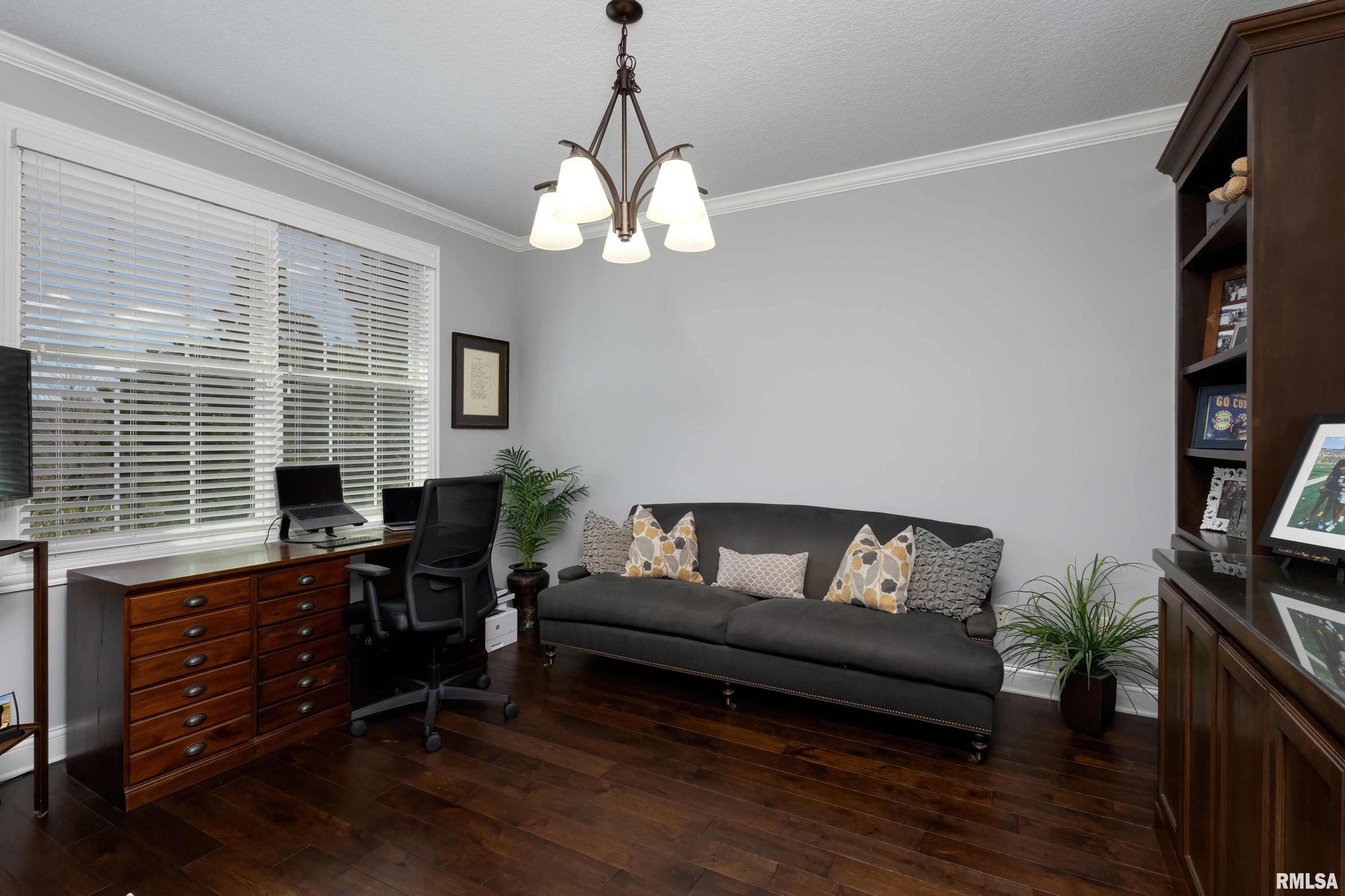 6347 Cardinal Road Bettendorf, IA 52722 - Photo 4 of 51 Gallery Image 4