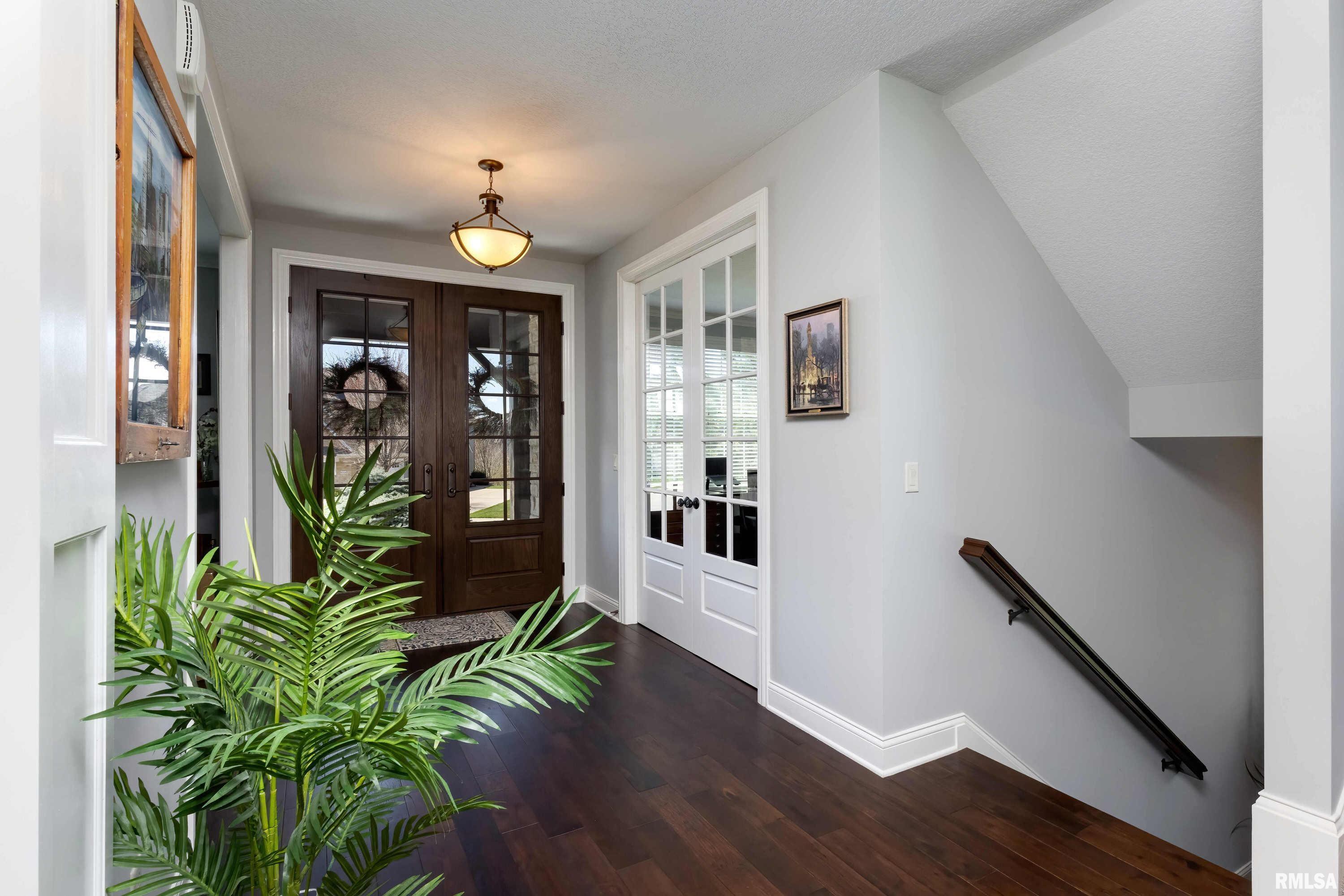 6347 Cardinal Road Bettendorf, IA 52722 - Photo 6 of 51 Gallery Image 6