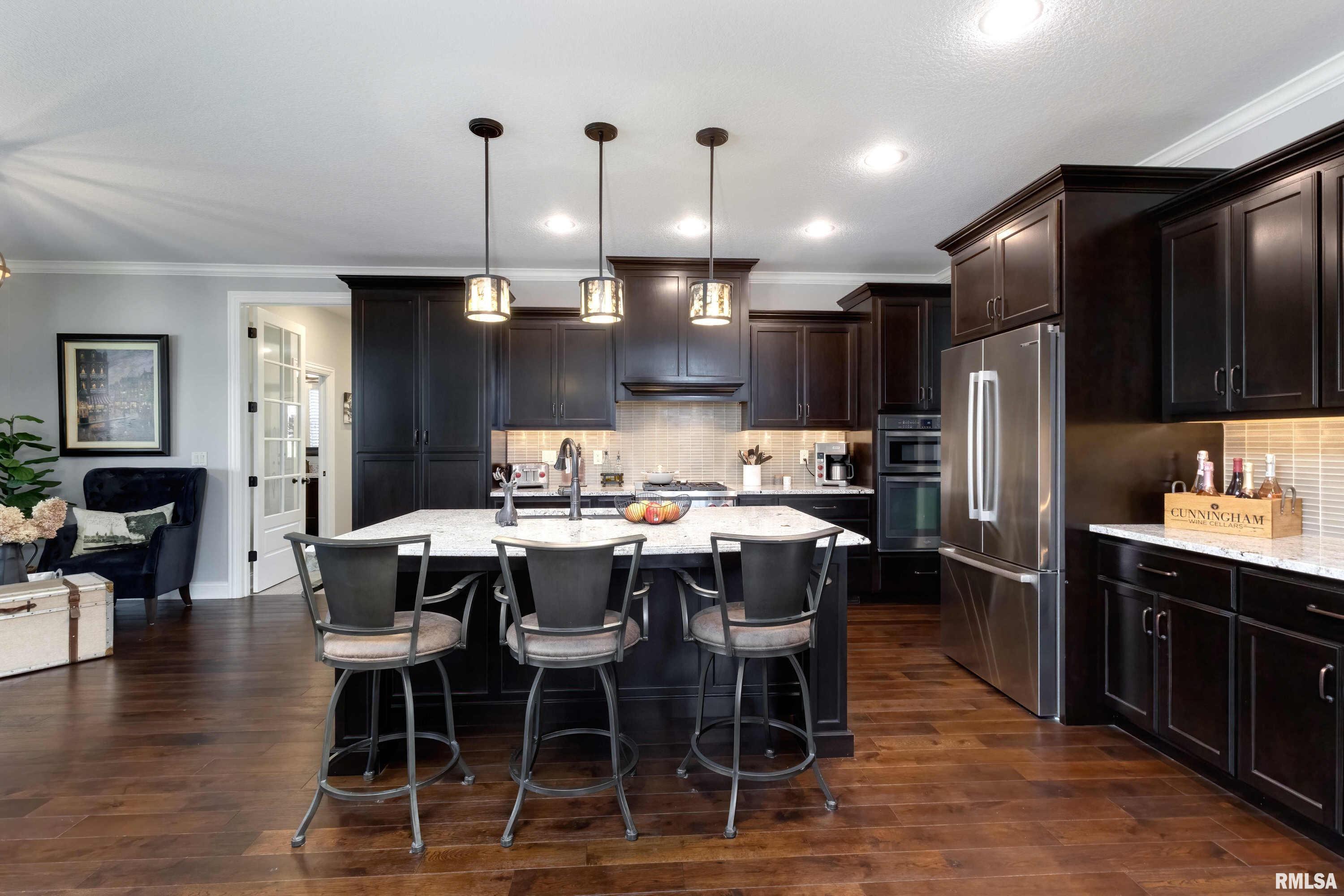 6347 Cardinal Road Bettendorf, IA 52722 - Photo 10 of 51 Gallery Image 10