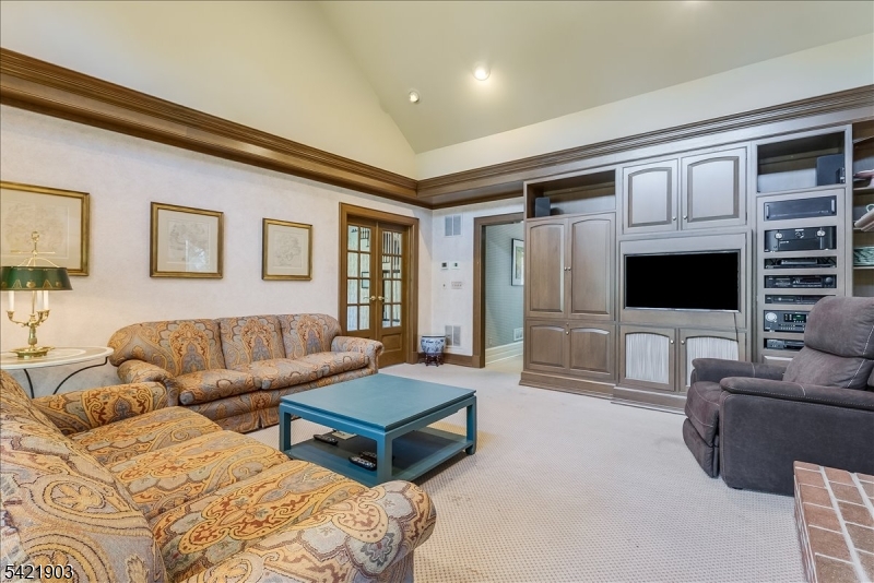 44 W Road Short Hills, NJ 07078 - Photo 6 of 19