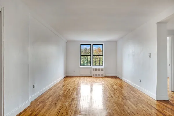 $2,100 | 3255 Randall Avenue, Unit 3D | Throgs Neck