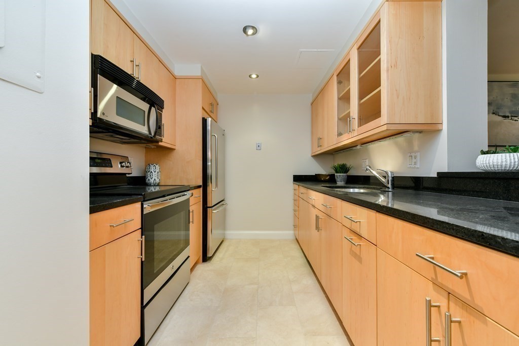 492 Beacon Street, Unit 13 Boston, MA 02115 - Photo 5 of 24