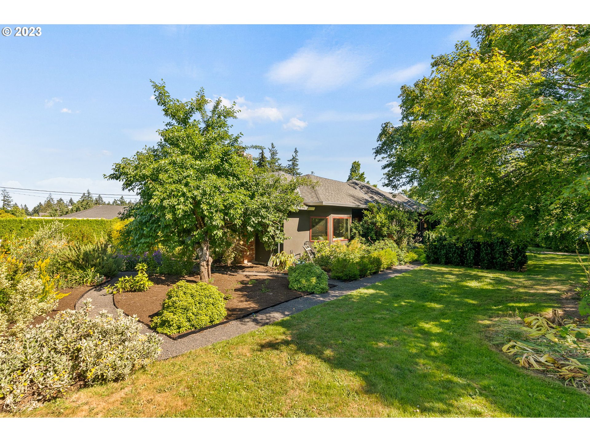 13880 Knaus Road Lake Oswego, OR 97034 - Photo 6 of 48 Gallery Image 6