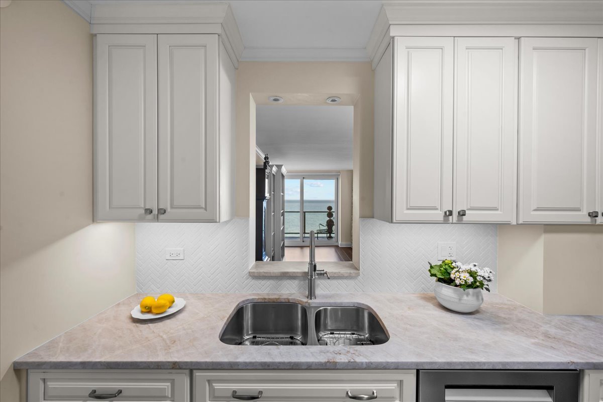 1630 Sheridan Road, Unit 9C Wilmette, IL 60091 - Photo 12 of 31
