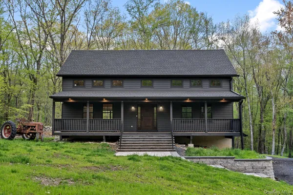 $899,999 | 660 South Plank Road, Newburgh, NY 12550