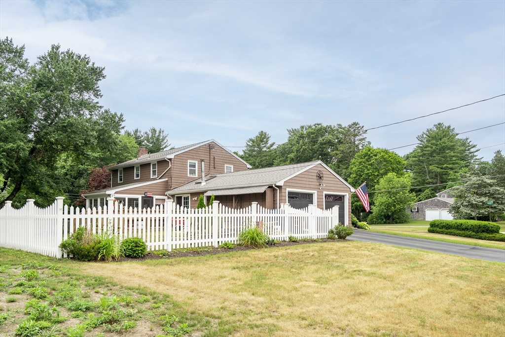4 Roch Circle Brockton, MA 02301 - Photo 4 of 32
