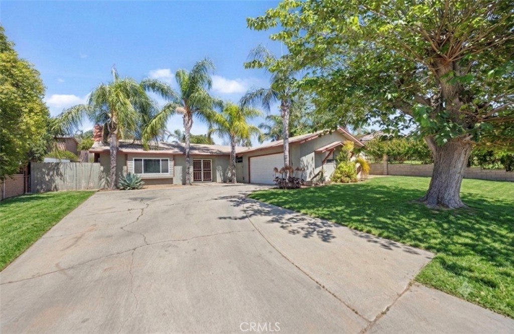 10937 Desert Sand Avenue Riverside, CA 92505 - Photo 2 of 47