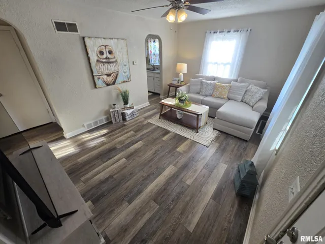 $116,900 | 2805 College Street, Mount Vernon, IL 62864