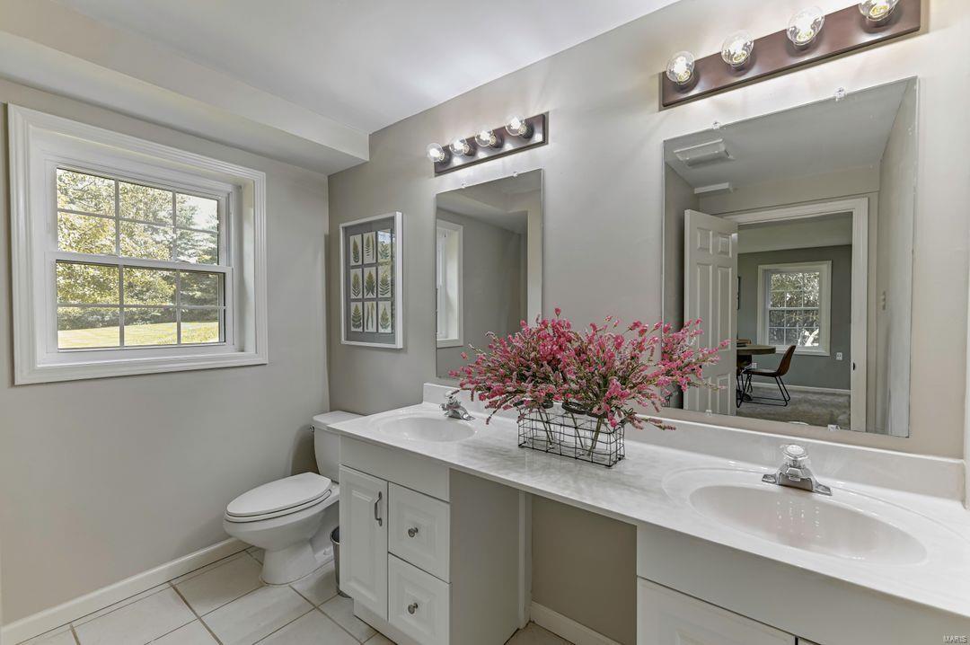 12609 Conway Road Creve Coeur, MO 63141 - Photo 21 of 25 Gallery Image 21
