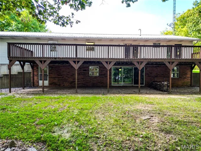 $500,000 | 76 Furness Lane, Hillsboro, IL 62049