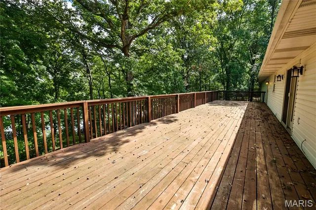 $500,000 | 76 Furness Lane, Hillsboro, IL 62049