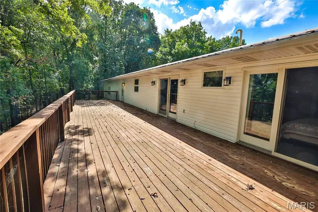 $500,000 | 76 Furness Lane, Hillsboro, IL 62049