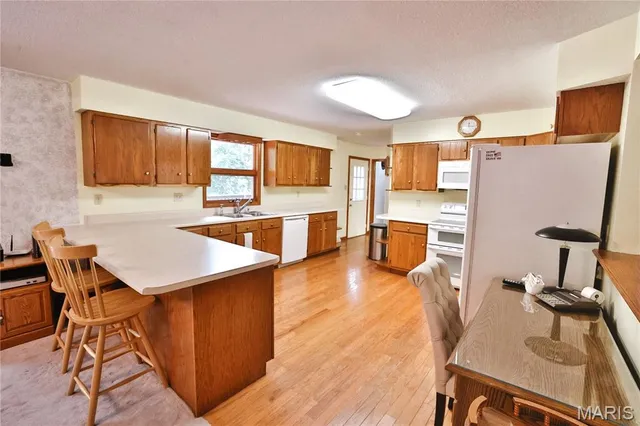 $500,000 | 76 Furness Lane, Hillsboro, IL 62049