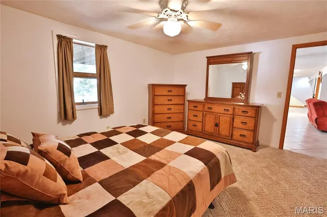 $500,000 | 76 Furness Lane, Hillsboro, IL 62049