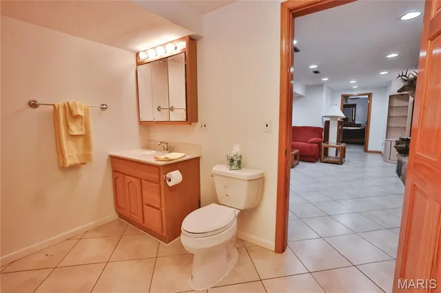 $500,000 | 76 Furness Lane, Hillsboro, IL 62049