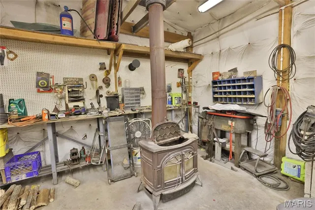 $500,000 | 76 Furness Lane, Hillsboro, IL 62049