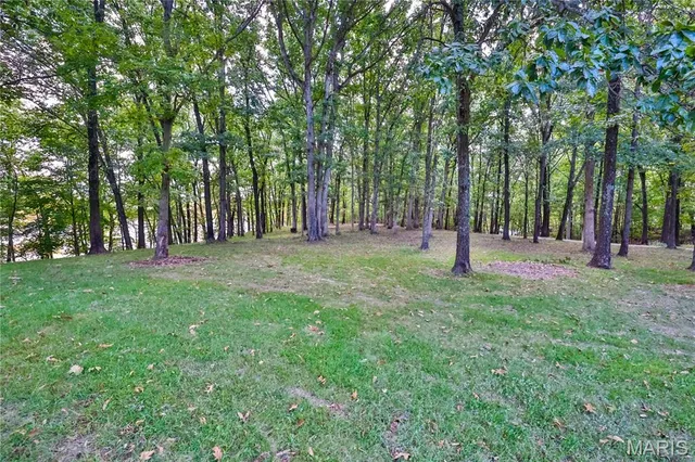 $500,000 | 76 Furness Lane, Hillsboro, IL 62049