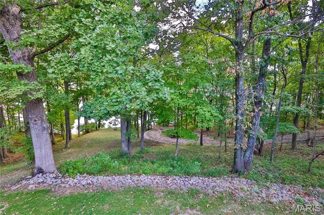 $500,000 | 76 Furness Lane, Hillsboro, IL 62049