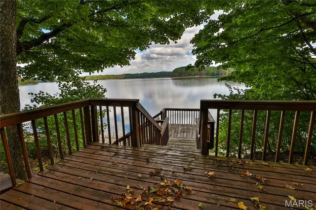 $500,000 | 76 Furness Lane, Hillsboro, IL 62049