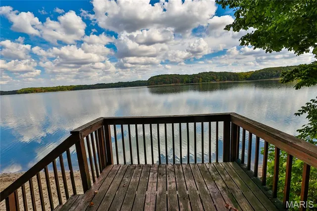 $500,000 | 76 Furness Lane, Hillsboro, IL 62049