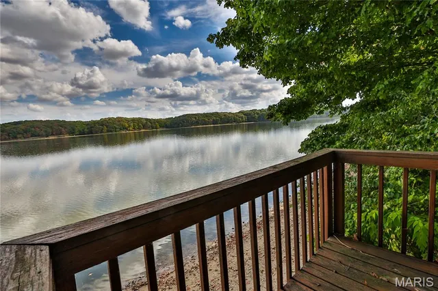 $500,000 | 76 Furness Lane, Hillsboro, IL 62049