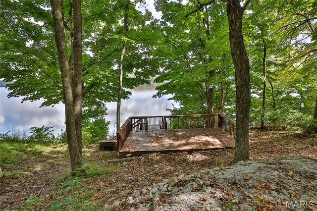 $500,000 | 76 Furness Lane, Hillsboro, IL 62049