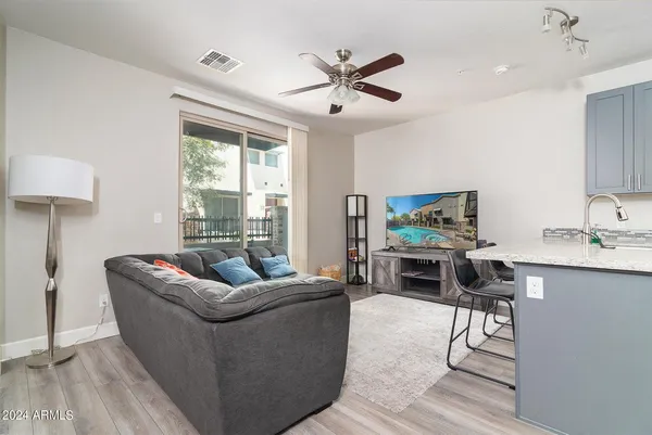 $2,295 | 1406 West Main Street, Unit 104, Mesa, AZ 85201
