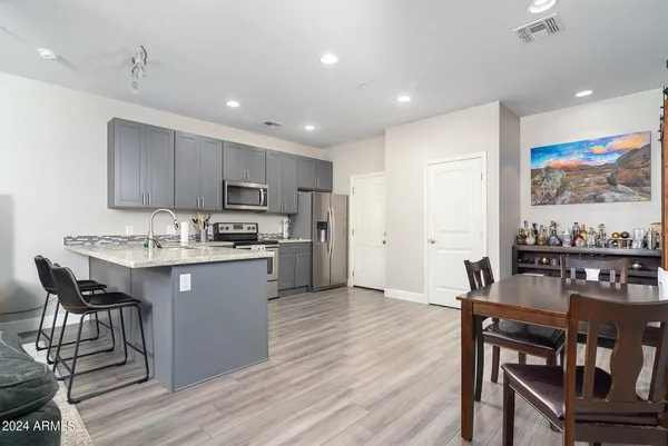 $2,295 | 1406 West Main Street, Unit 104, Mesa, AZ 85201