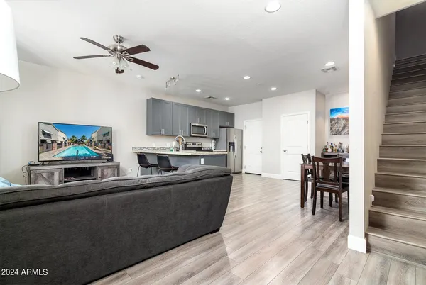$2,295 | 1406 West Main Street, Unit 104, Mesa, AZ 85201