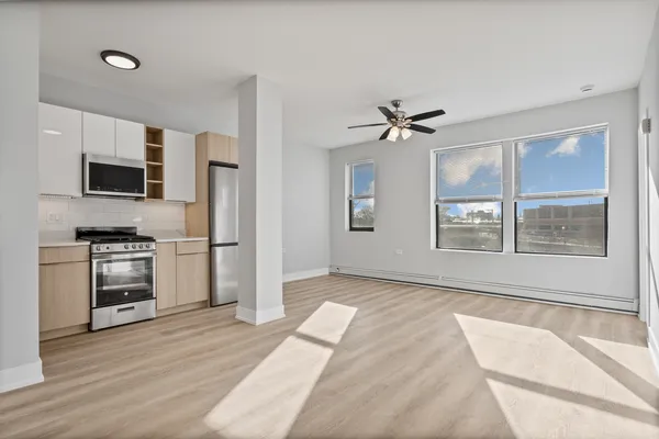 $1,550 | 1625 West Howard Street, Unit 306, Chicago, IL 60626