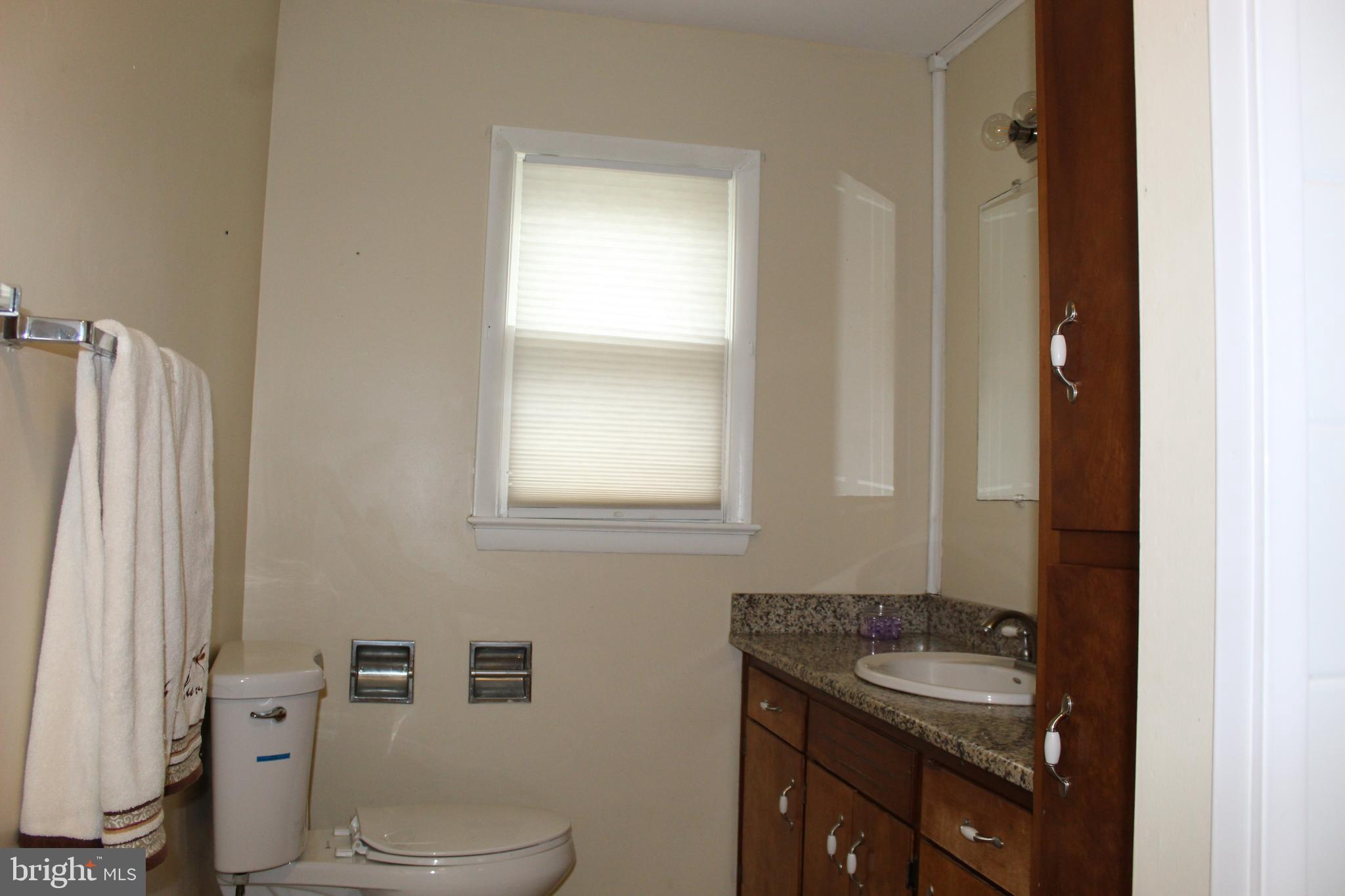 6604 Old Shawnee Road Milford, DE 19963 - Photo 13 of 29 Hall Full Bathroom