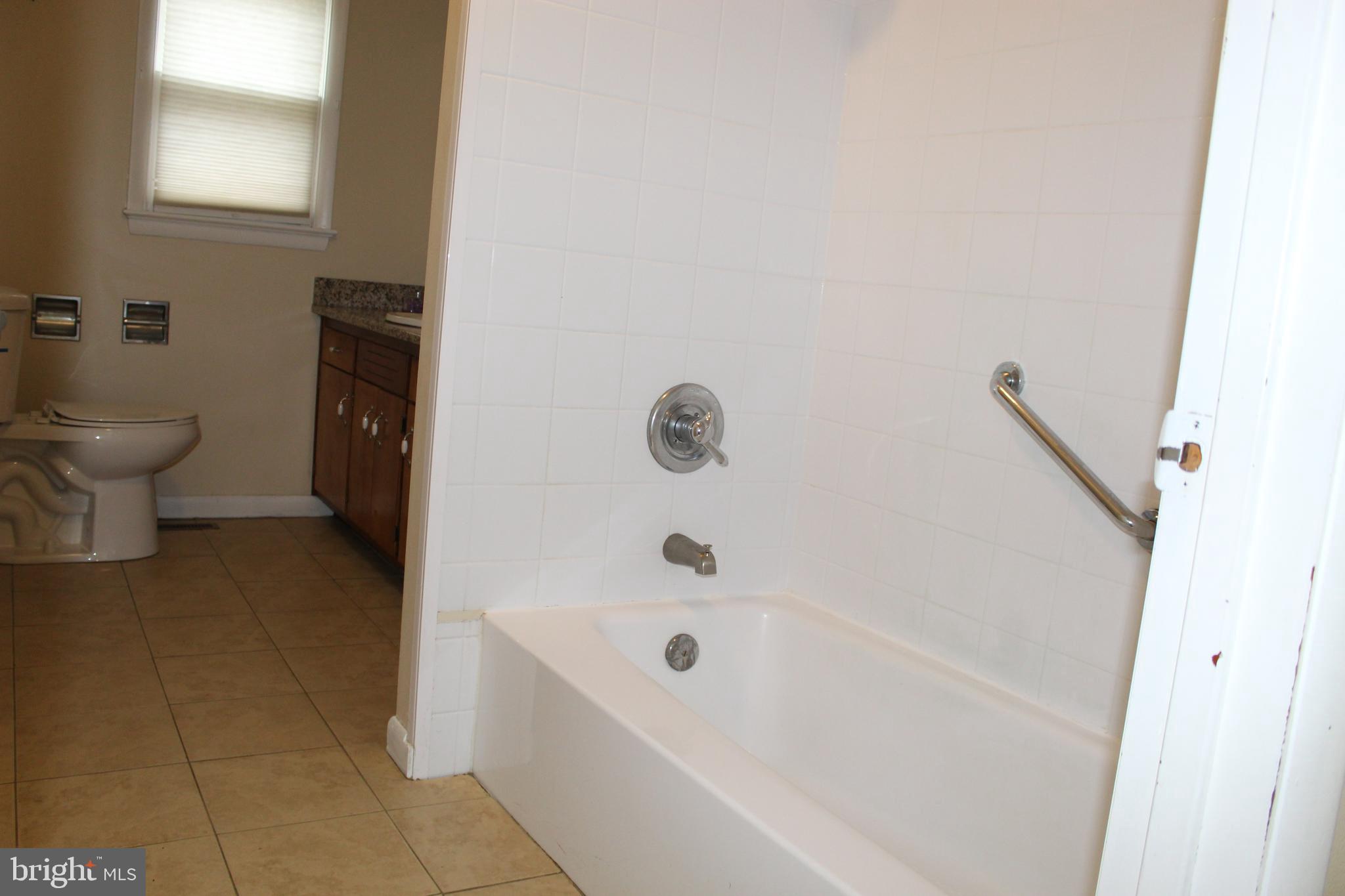 6604 Old Shawnee Road Milford, DE 19963 - Photo 14 of 29 Hall Bathroom