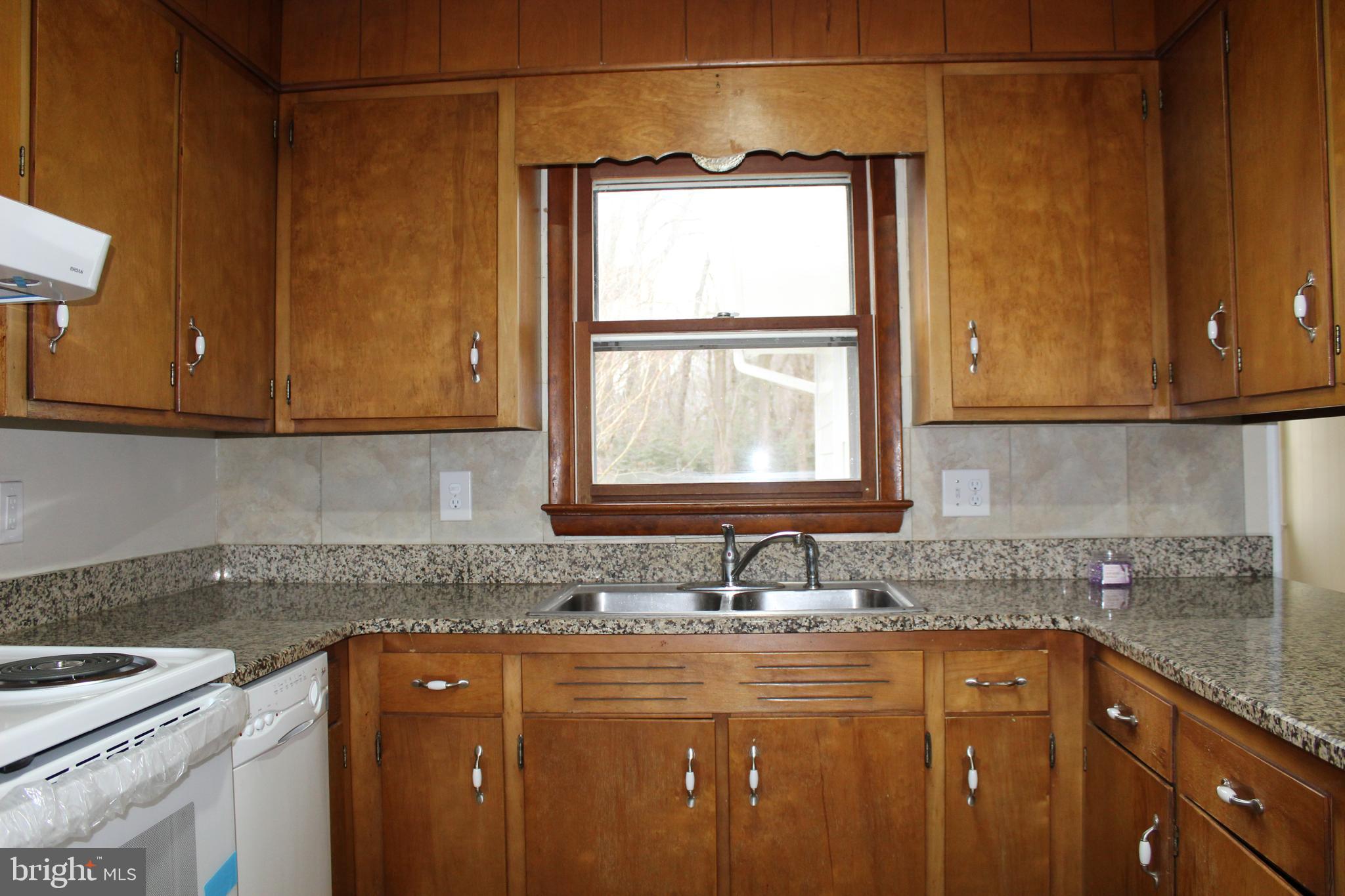 6604 Old Shawnee Road Milford, DE 19963 - Photo 8 of 29 Kitchen