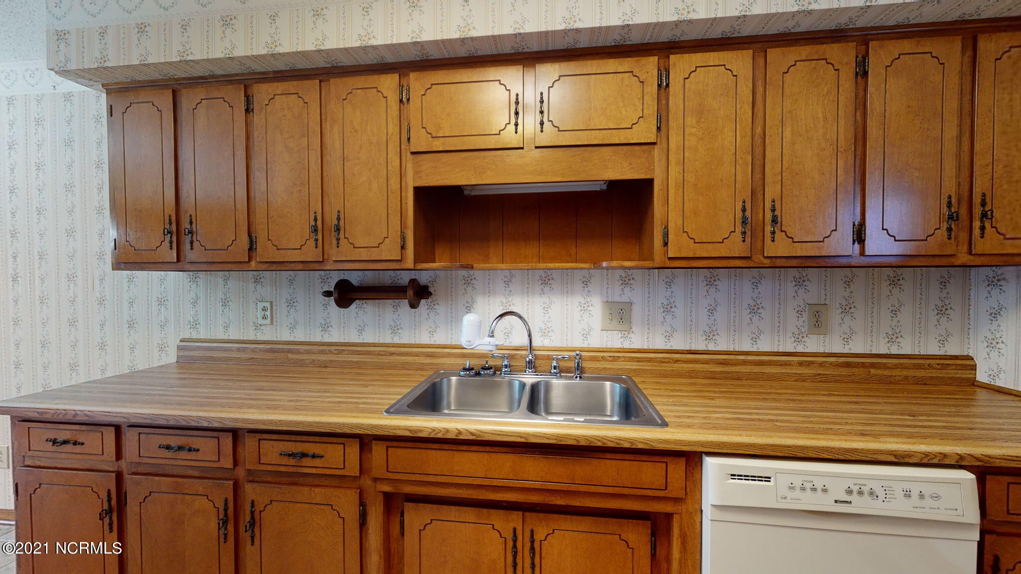 211 Manchester Road Havelock, NC 28532 - Photo 25 of 39 plenty of space for all your kitchen items