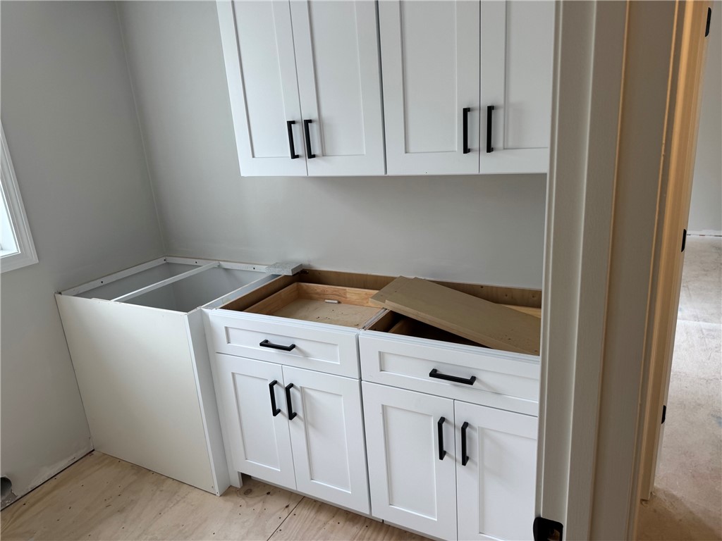 443 Seven Mile Road Cranston, RI 02831 - Photo 11 of 21 Gallery Image 11