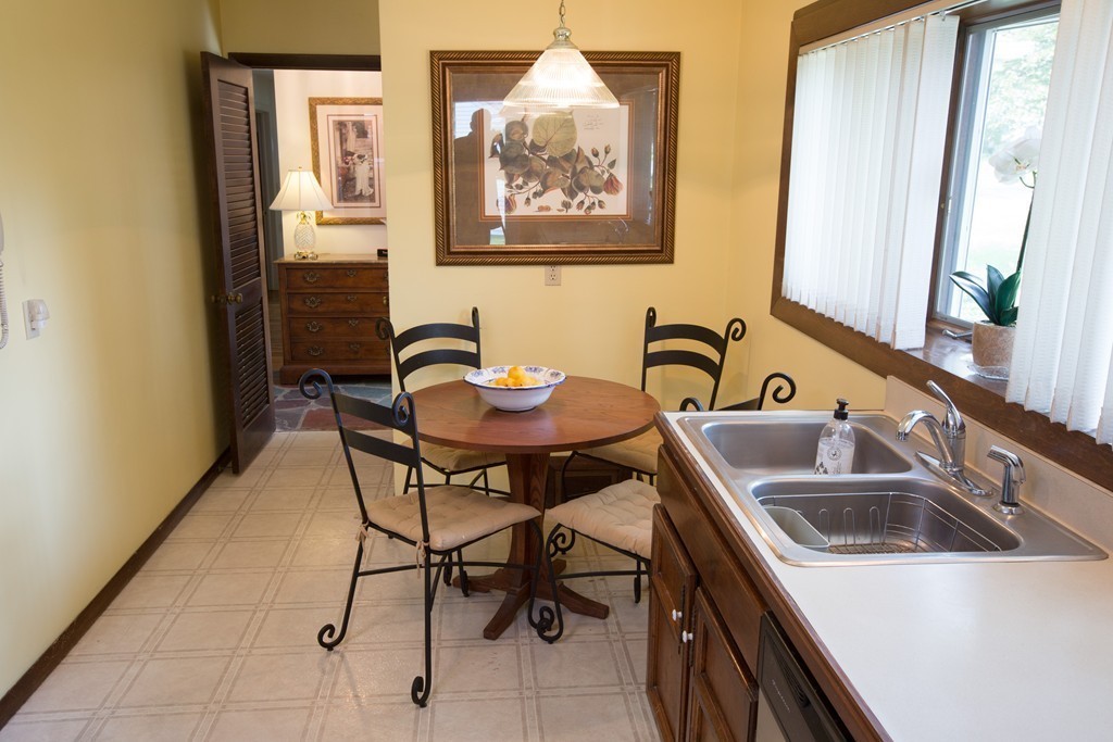 87 Tatham Hill Road West Springfield, MA 01089 - Photo 5 of 24 Gallery Image 5