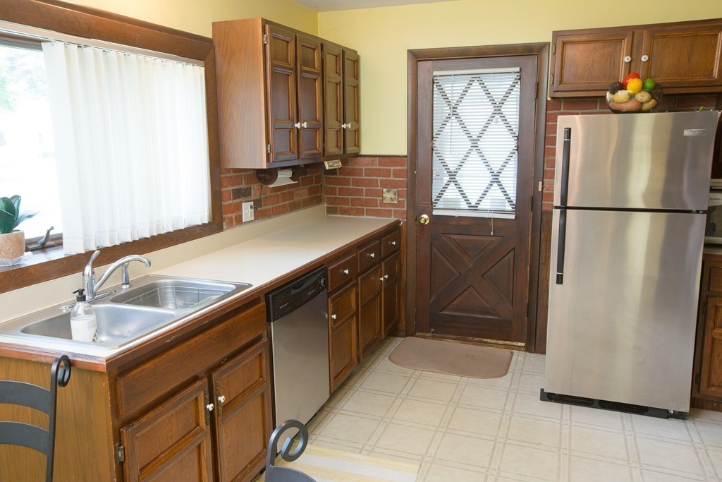 87 Tatham Hill Road West Springfield, MA 01089 - Photo 6 of 24 Gallery Image 6