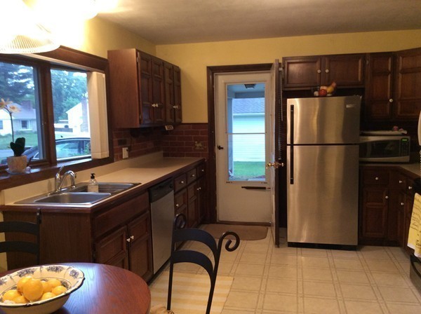 87 Tatham Hill Road West Springfield, MA 01089 - Photo 7 of 24 Gallery Image 7